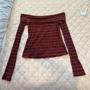 Sweet Claire of the shoulder top.